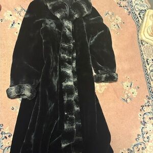 Elegant Black Faux Fur Teddy Coat